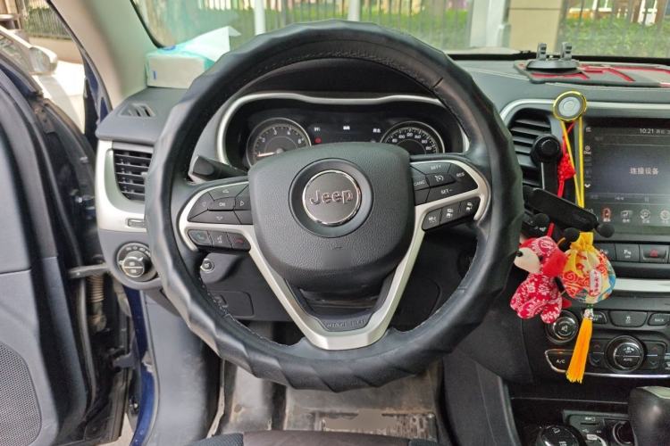 Used Jeep Cherokee 2014 2.4L Elite Edition Steering Wheel