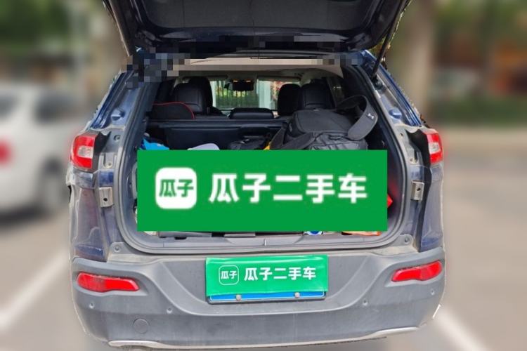Used Jeep Cherokee 2014 2.4L Elite Edition Trunk