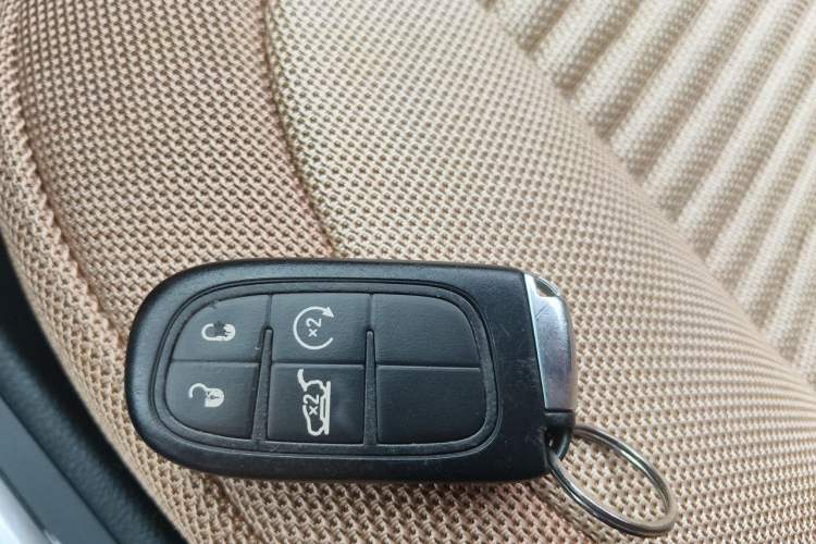 Used Jeep Cherokee 2014 2.4L High-Performance Version Vehicle Key