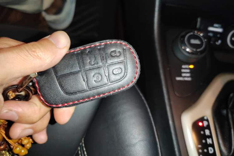 Used Jeep Cherokee 2014 2.4L Luxury Edition Vehicle Key