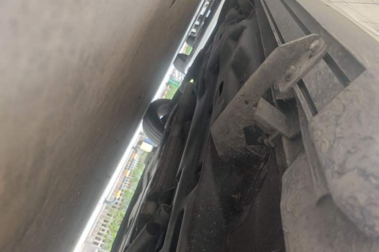 Used Jeep Cherokee 2014 2.4L Luxury Edition Chassis Front Right