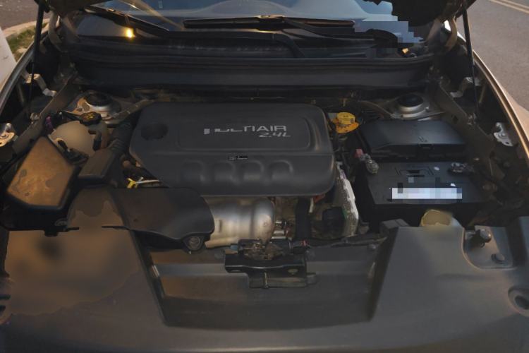 Used Jeep Cherokee 2014 2.4L Luxury Edition Engine Bay