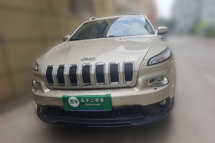 Used Jeep Cherokee 2014 2.4L Luxury Edition Front