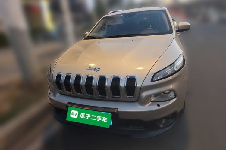 Used Jeep Cherokee 2014 2.4L Luxury Edition Front