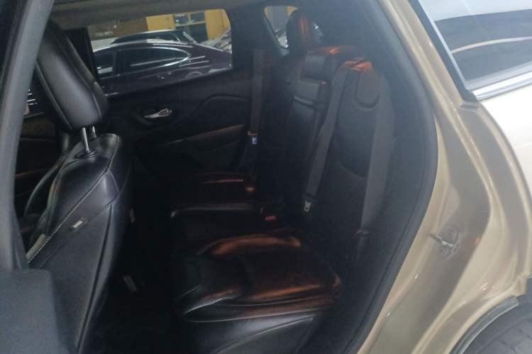 Used Jeep Cherokee 2014 2.4L Urban Edition Left Rear Seat