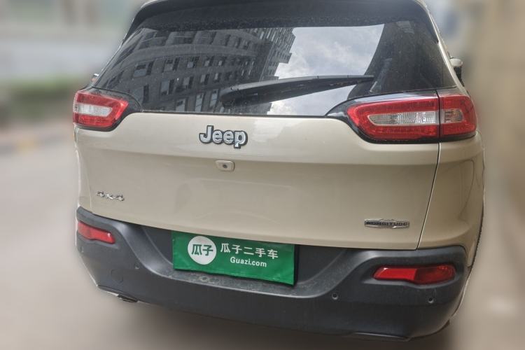 Used Jeep Cherokee 2014 2.4L Luxury Edition Rear