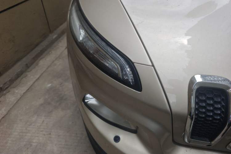 Used Jeep Cherokee 2014 2.4L Luxury Edition Right Front Headlight