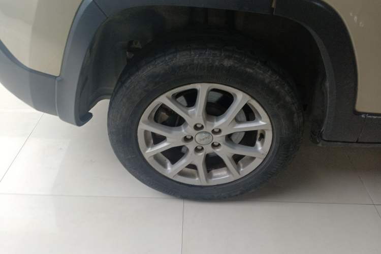 Used Jeep Cherokee 2014 2.4L Urban Edition Right Rear Wheel Hub