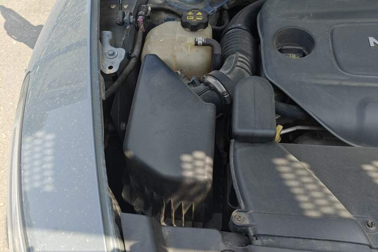 Used Jeep Cherokee 2014 2.4L High-Performance Version Engine Bay Right