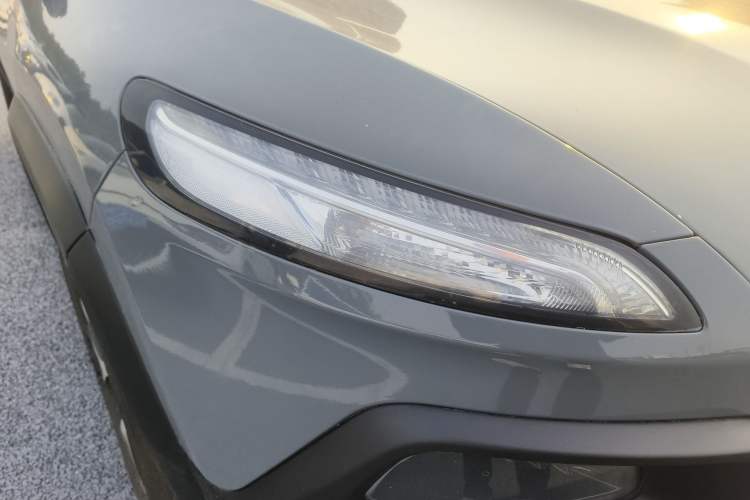 Used Jeep Cherokee 2014 3.2L High-Performance Version Exterior 6
