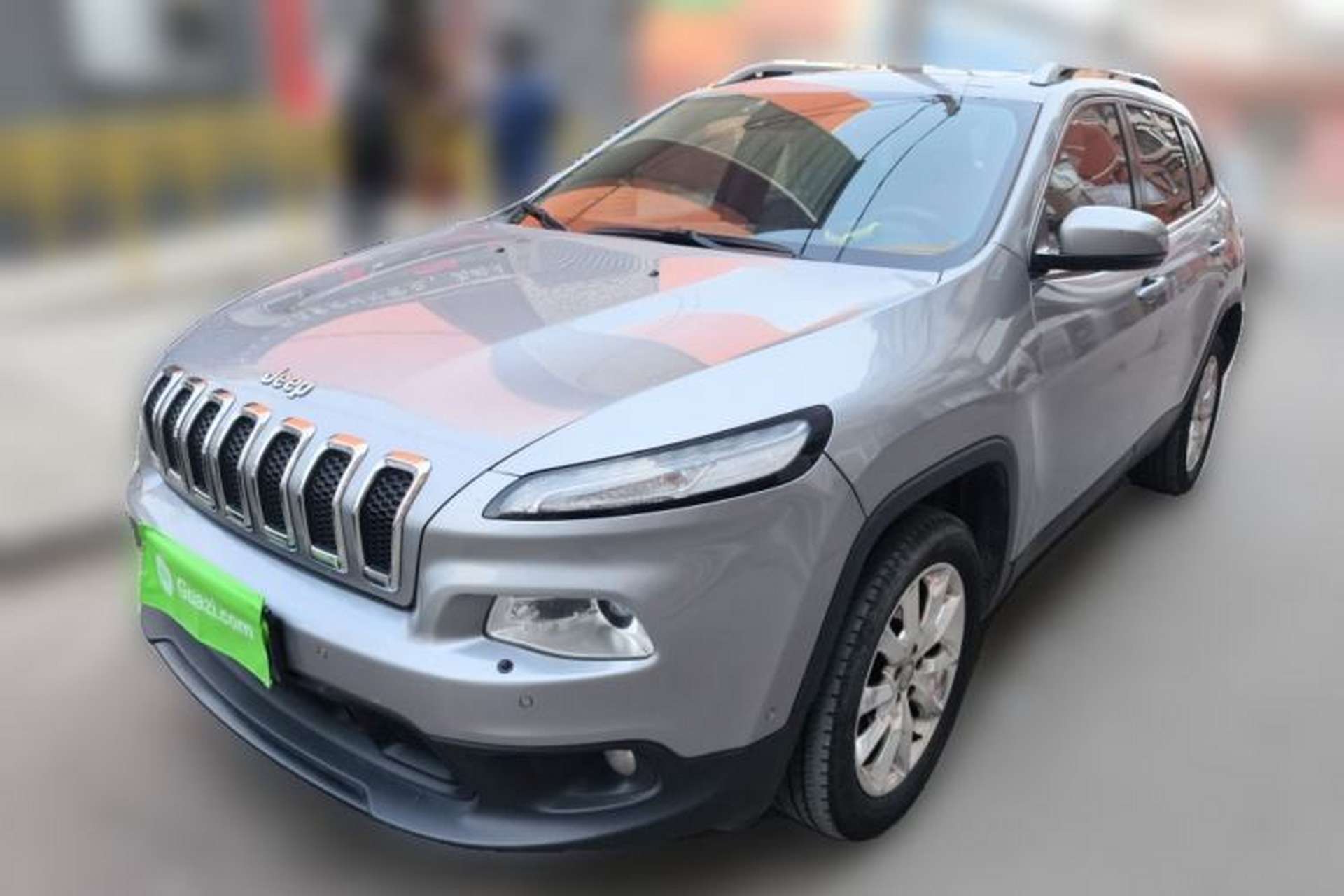 Used Jeep Cherokee 2014 2.4L Luxury Edition Front Left 45 Deg