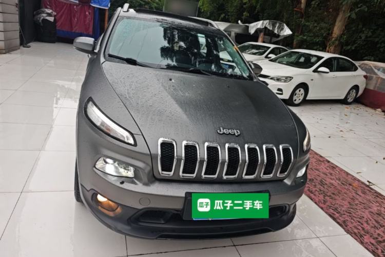 Used Jeep Cherokee 2014 2.4L Luxury Edition Front