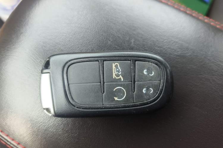 Used Jeep Cherokee 2014 3.2L High-Performance Version Interior 1