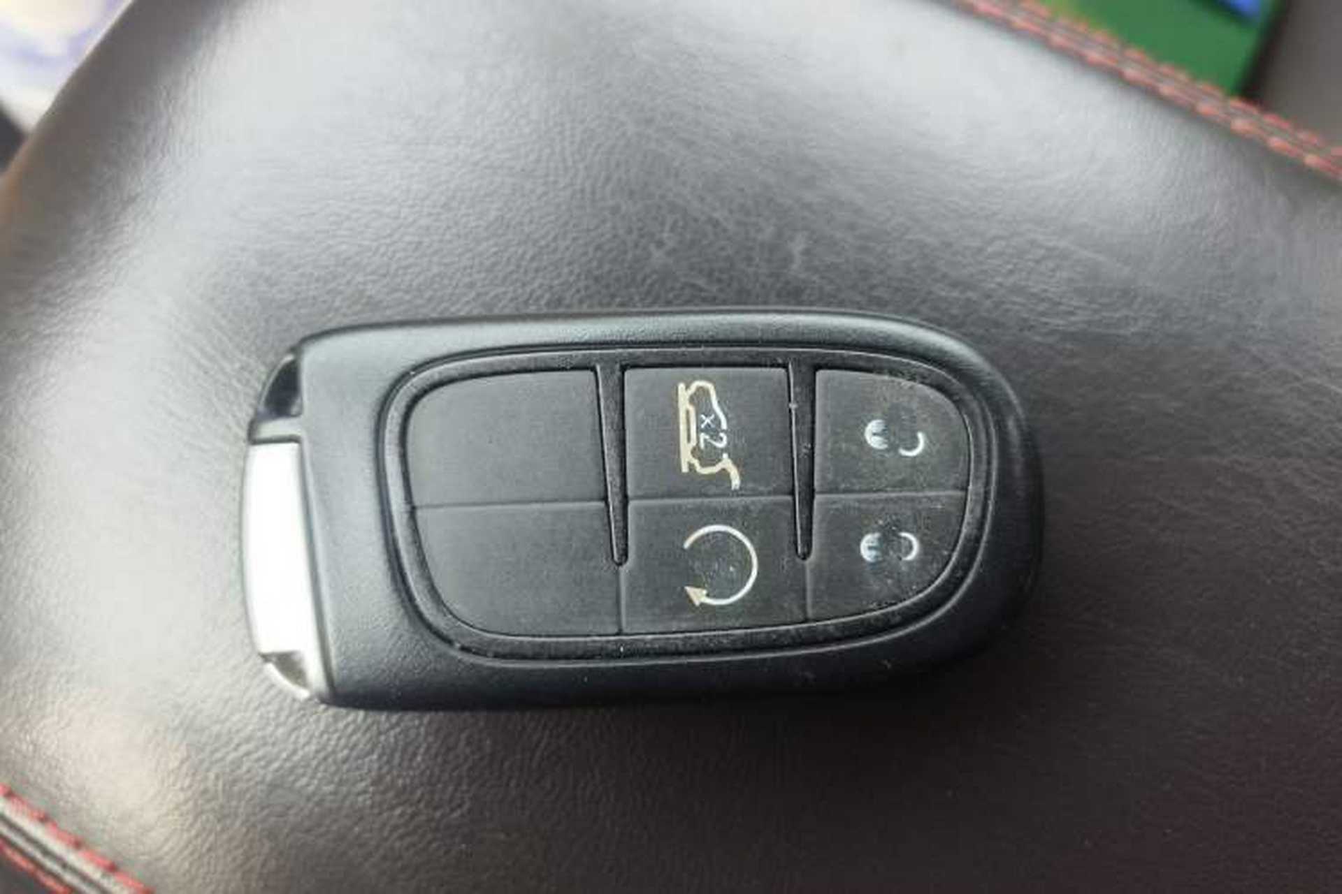 Used Jeep Cherokee 2014 3.2L High-Performance Version Interior 1