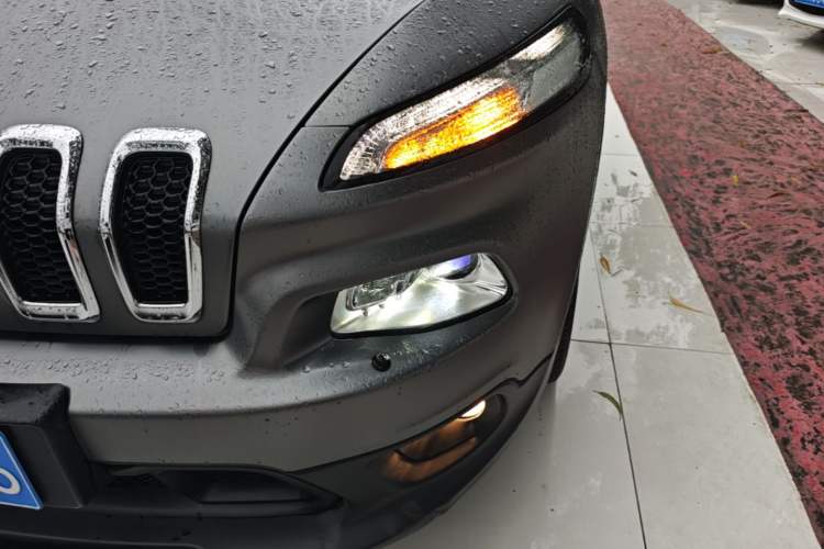 Used Jeep Cherokee 2014 2.4L Luxury Edition Left Front Headlight