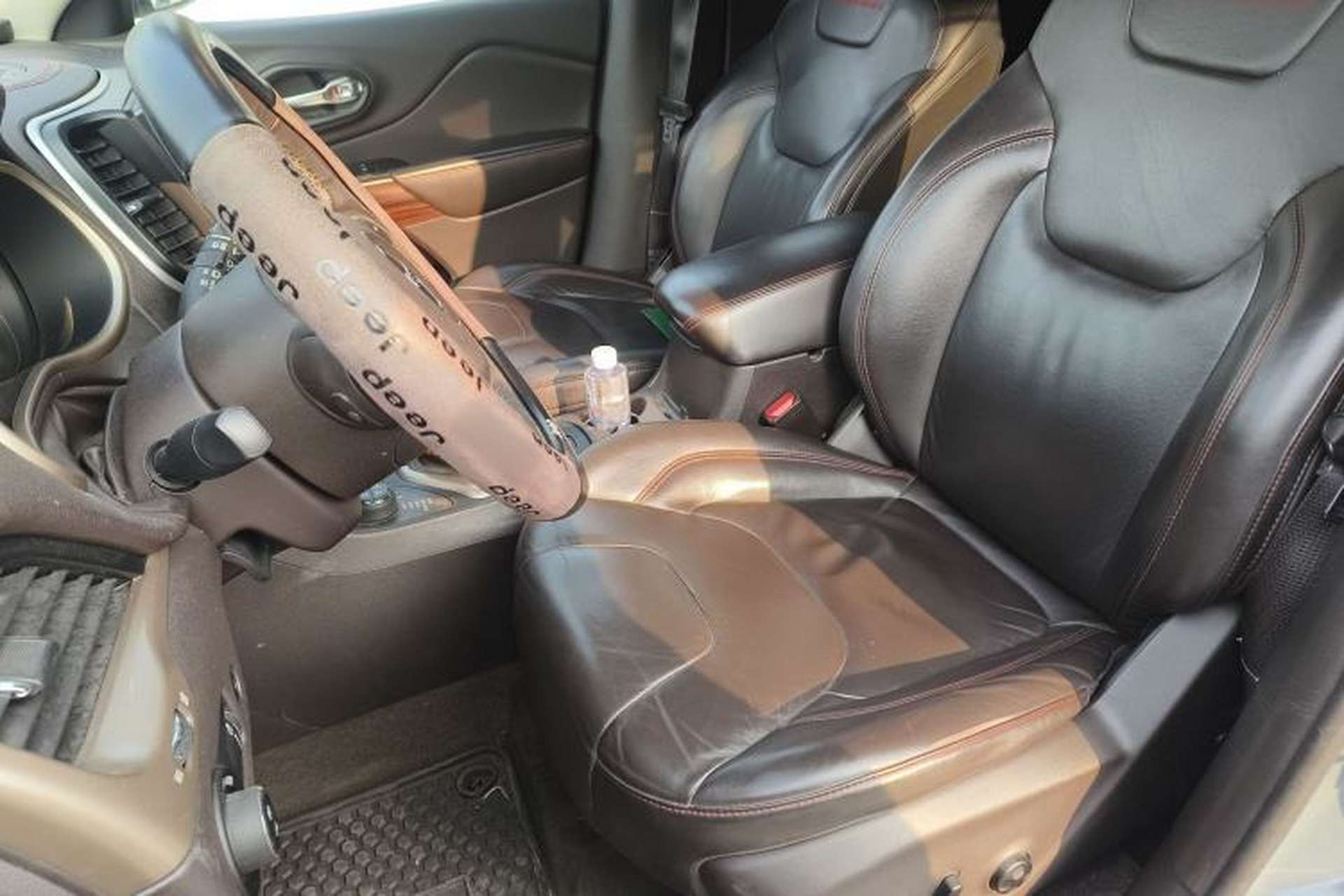 Used Jeep Cherokee 2014 3.2L High-Performance Version Left Front Seat