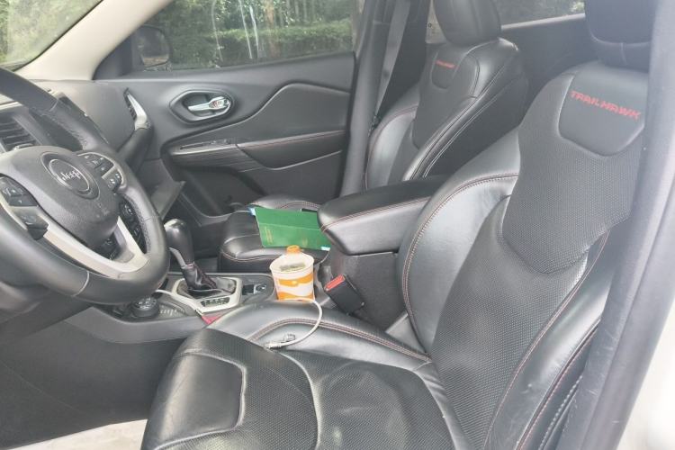 Used Jeep Cherokee 2014 2.4L High-Performance Version Left Front Seat