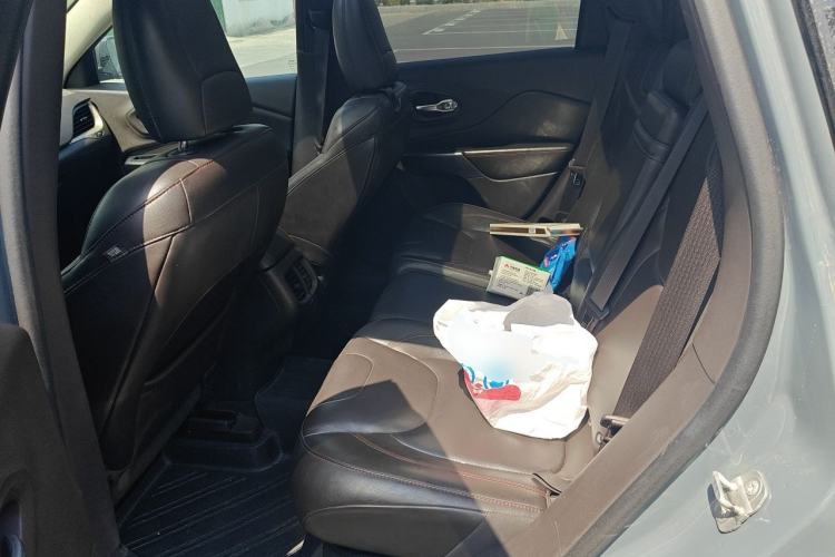 Used Jeep Cherokee 2014 2.4L High-Performance Version Left Rear Seat