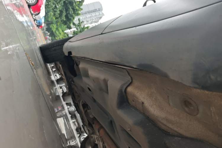 Used Jeep Cherokee 2014 2.4L Luxury Edition Left Side Sill