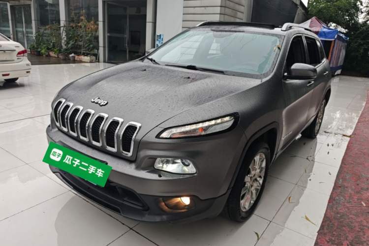 Used Jeep Cherokee 2014 2.4L Luxury Edition Guazi used car, China used car export, Used car for sale, Used cars, Cheapest cars for sale