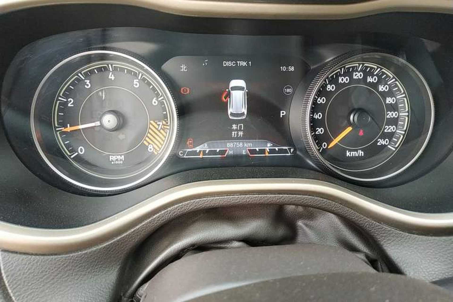 Used Jeep Cherokee 2014 3.2L High-Performance Version Odometer Close Up