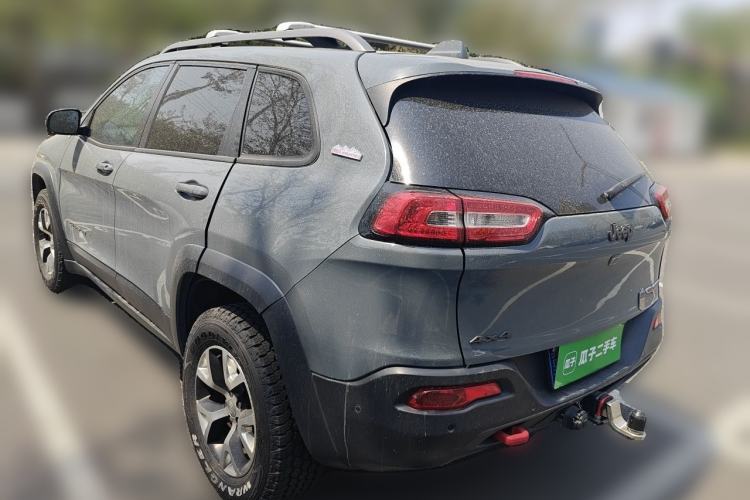 Used Jeep Cherokee 2014 2.4L High-Performance Version Rear Left 45 Deg