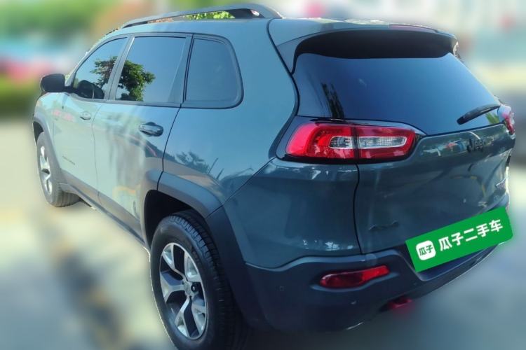 Used Jeep Cherokee 2014 3.2L High-Performance Version Rear Left 45 Deg