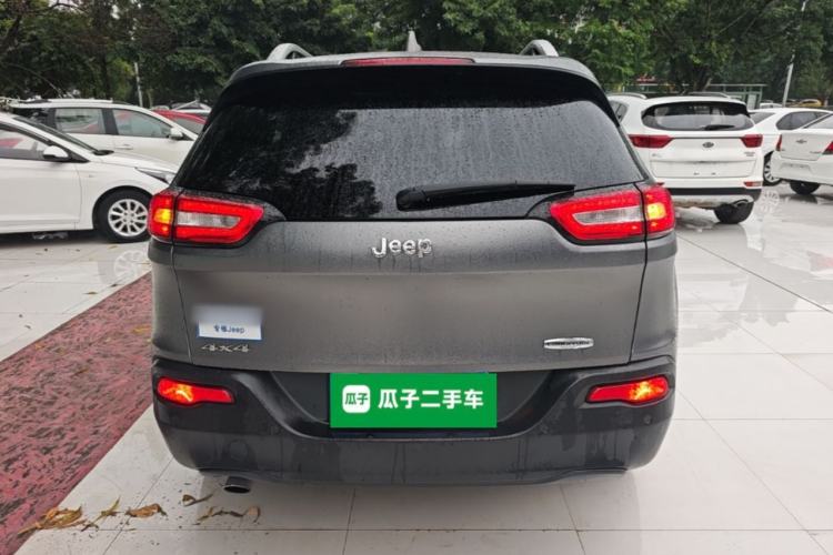 Used Jeep Cherokee 2014 2.4L Luxury Edition Rear