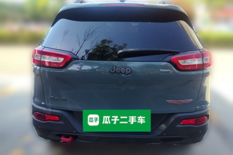 Used Jeep Cherokee 2014 3.2L High-Performance Version Rear