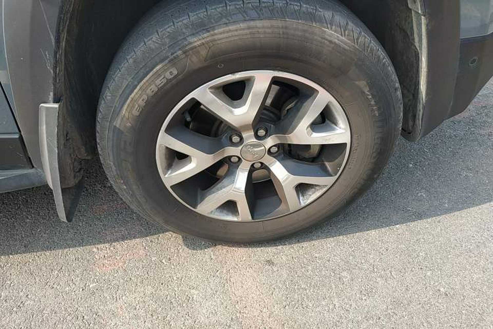 Used Jeep Cherokee 2014 3.2L High-Performance Version Right Front Wheel Hub