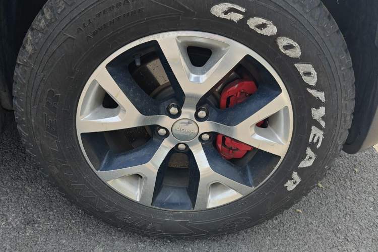 Used Jeep Cherokee 2014 2.4L High-Performance Version Right Front Wheel Hub