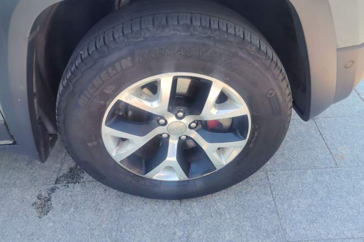 Used Jeep Cherokee 2014 3.2L High-Performance Version Right Front Wheel Hub