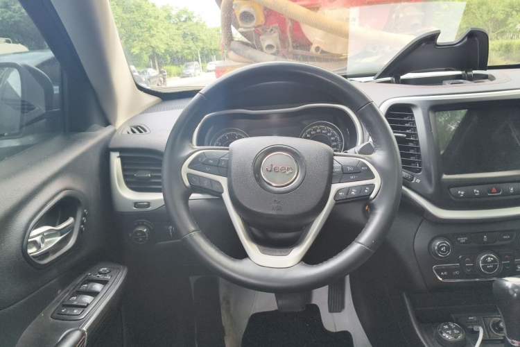 Used Jeep Cherokee 2014 2.4L High-Performance Version Steering Wheel