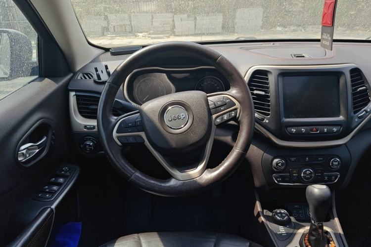 Used Jeep Cherokee 2014 2.4L High-Performance Version Steering Wheel