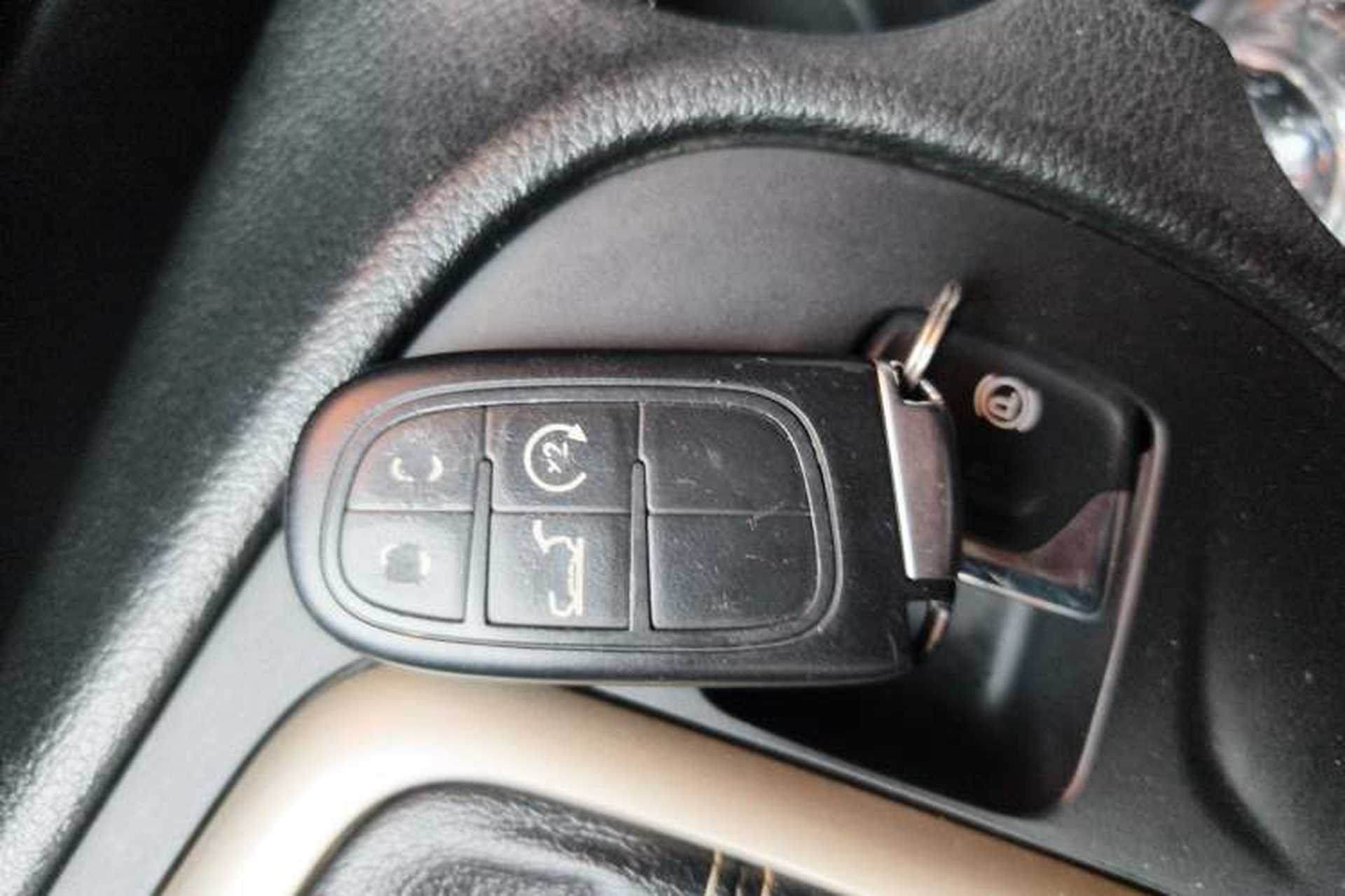 Used Jeep Cherokee 2014 2.4L Luxury Edition Vehicle Key