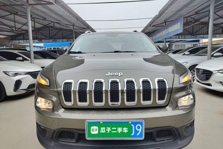 Used Jeep Cherokee 2014 2.4L Urban Edition Front
