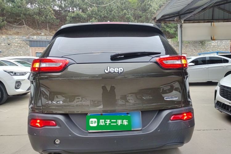 Used Jeep Cherokee 2014 2.4L Urban Edition Rear