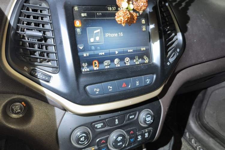 Used Jeep Cherokee 2014 2.4L High-Performance Version Audio And AC Panel