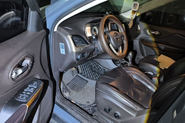 Used Jeep Cherokee 2014 2.4L High-Performance Version Driver Seat