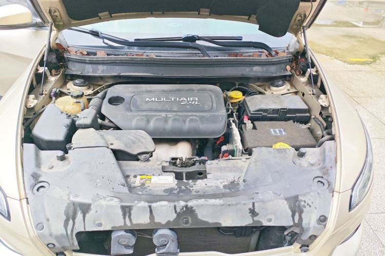 Used Jeep Cherokee 2014 2.4L Urban Edition Engine Bay