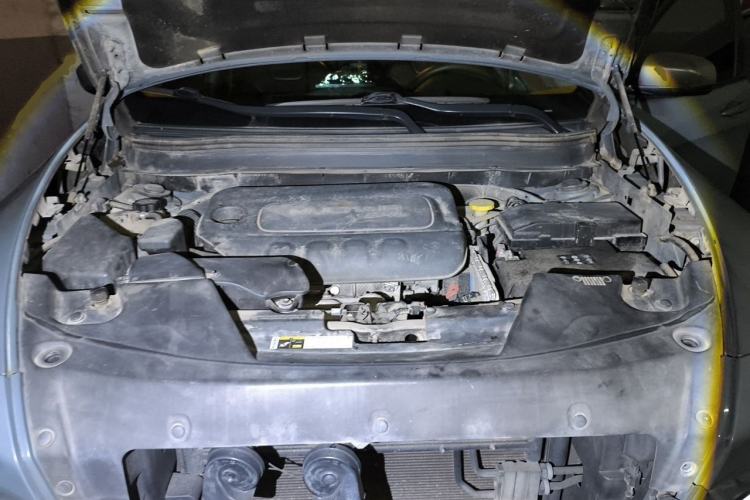 Used Jeep Cherokee 2014 2.4L High-Performance Version Engine Bay