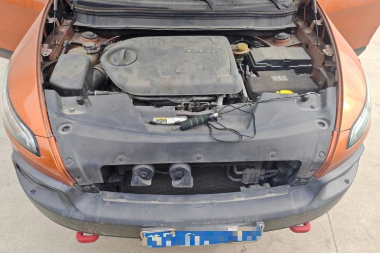 Used Jeep Cherokee 2014 3.2L High-Performance Version Engine Bay