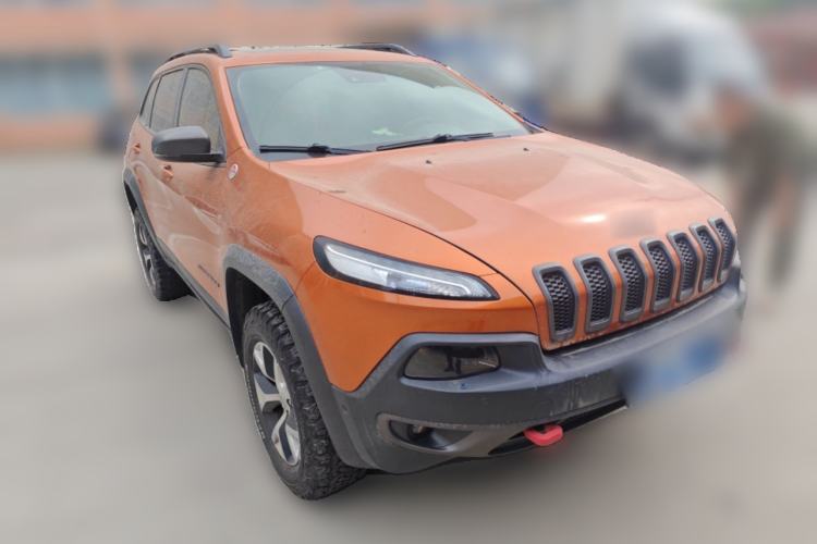 Used Jeep Cherokee 2014 3.2L High-Performance Version Front Right 45 Deg