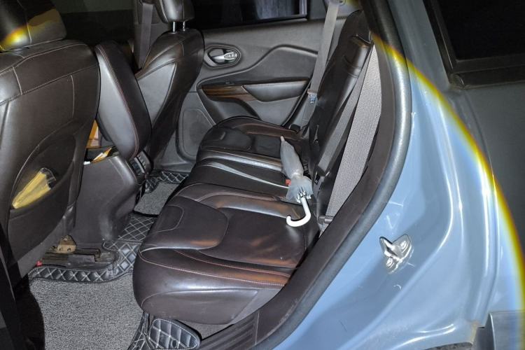 Used Jeep Cherokee 2014 2.4L High-Performance Version Left Rear Seat