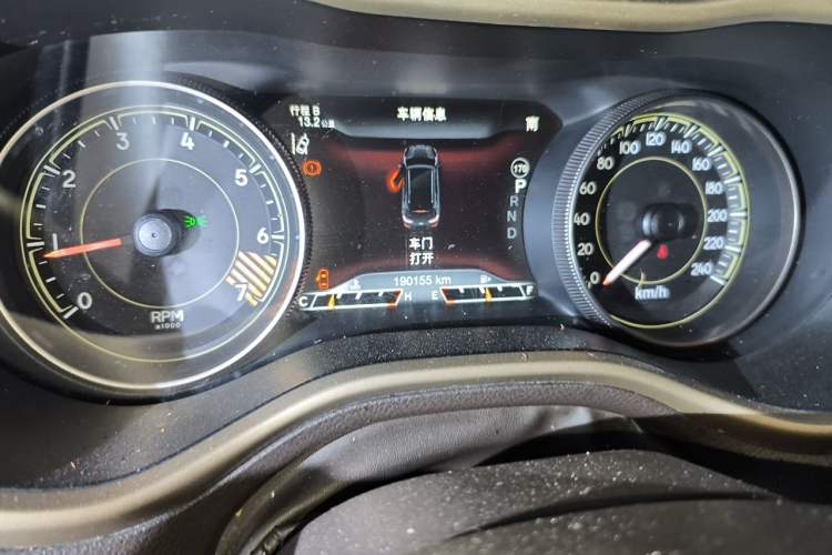 Used Jeep Cherokee 2014 2.4L High-Performance Version Odometer Close Up