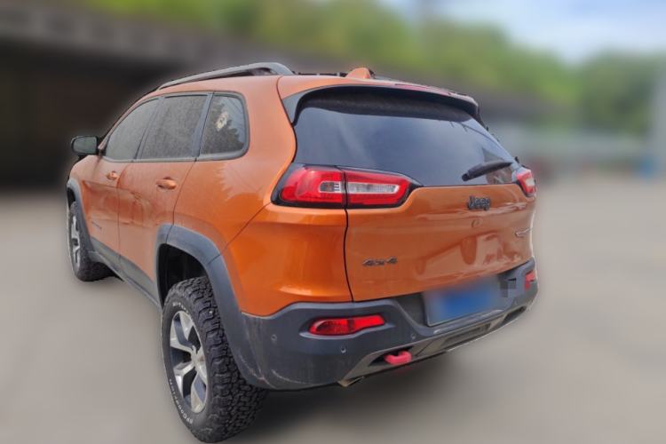 Used Jeep Cherokee 2014 3.2L High-Performance Version Rear Left 45 Deg