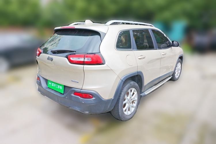 Used Jeep Cherokee 2014 2.4L Urban Edition Rear Right 45 Deg