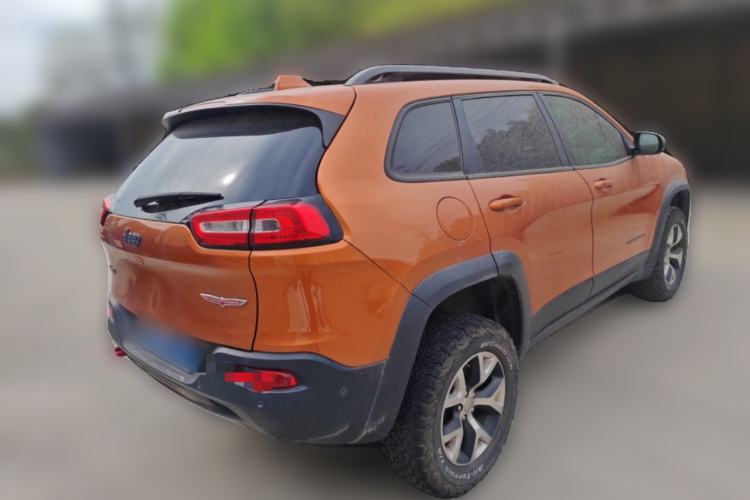 Used Jeep Cherokee 2014 3.2L High-Performance Version Rear Right 45 Deg