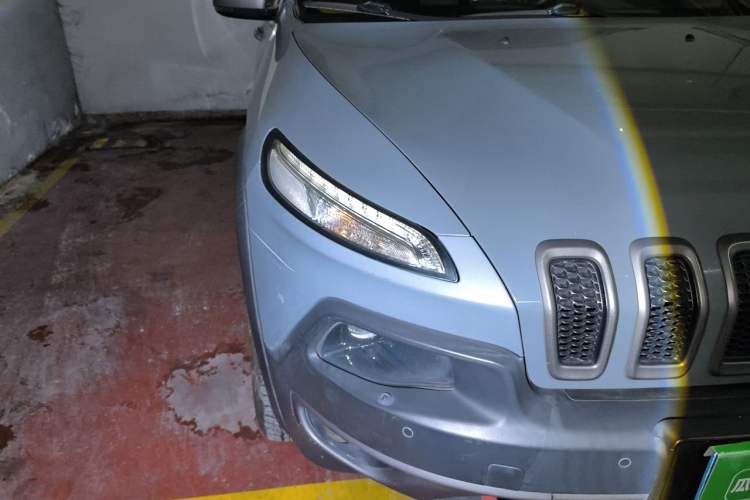 Used Jeep Cherokee 2014 2.4L High-Performance Version Right Front Headlight
