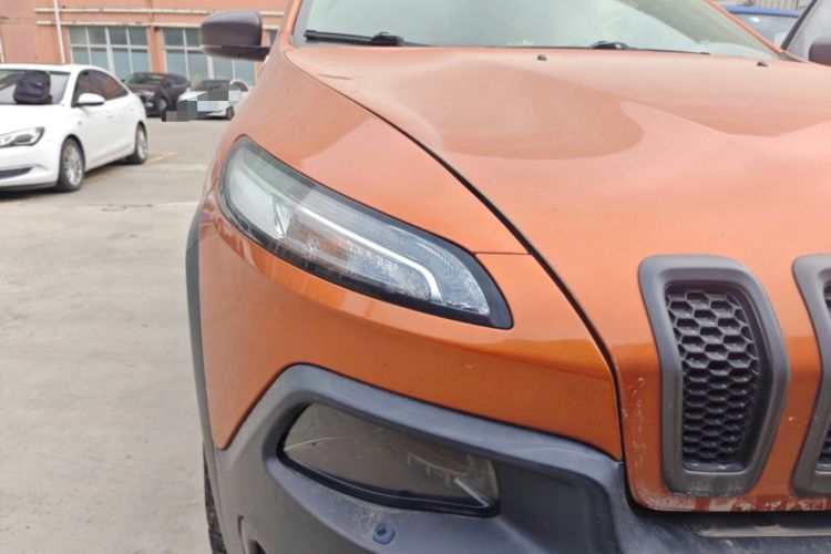 Used Jeep Cherokee 2014 3.2L High-Performance Version Right Front Headlight